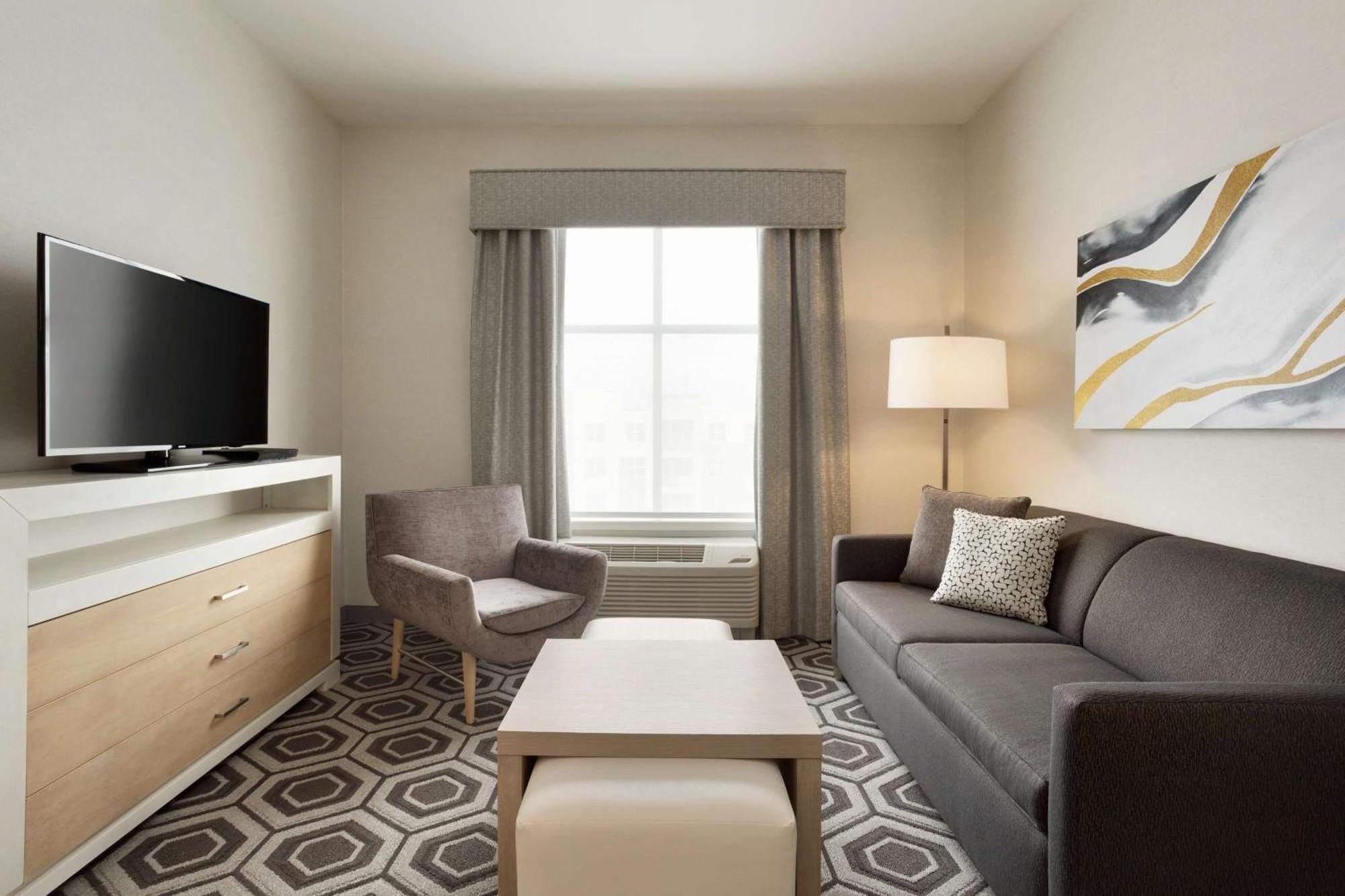 One-Bedroom King Suite - Non-Smoking,1552138915:JPEG